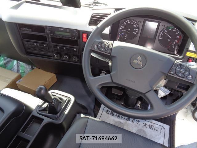 Mitsubishi FIGHTER 2026-03 7562111-15