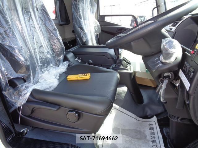 Mitsubishi FIGHTER 2026-03 7562111-17