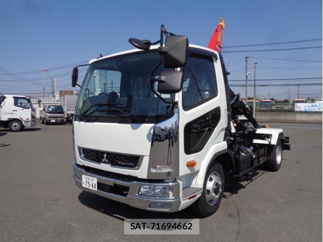Mitsubishi FIGHTER 2026-03 7562111-1