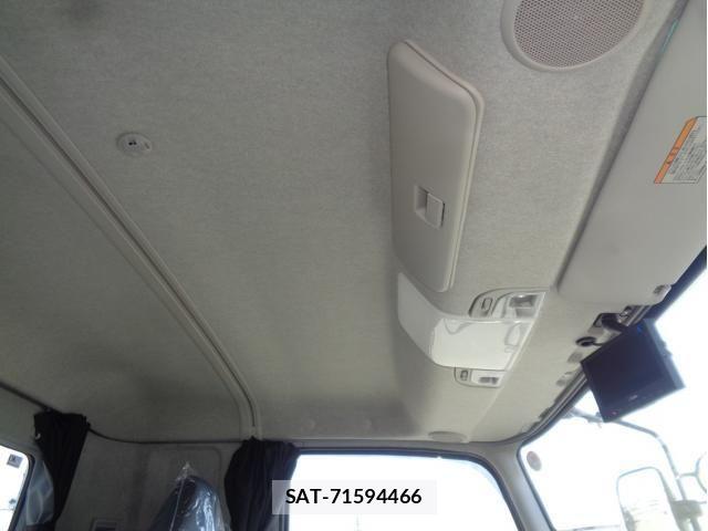 Mitsubishi FIGHTER 2026-03 7562112-17