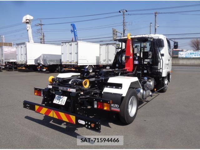 Mitsubishi FIGHTER 2026-03 7562112-2