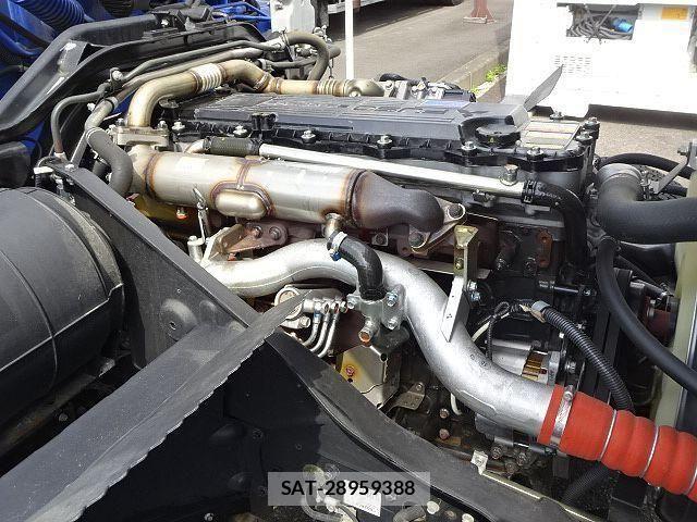 Mitsubishi FIGHTER 2021-05 7562106-27