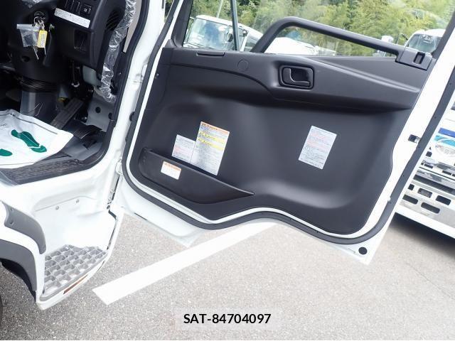 Mitsubishi FIGHTER 2026-03 7562109-16
