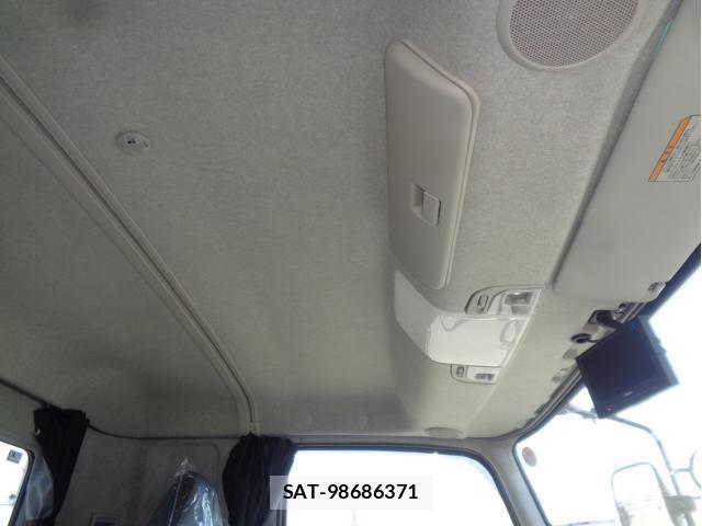 Mitsubishi FIGHTER 2026-03 7562107-16