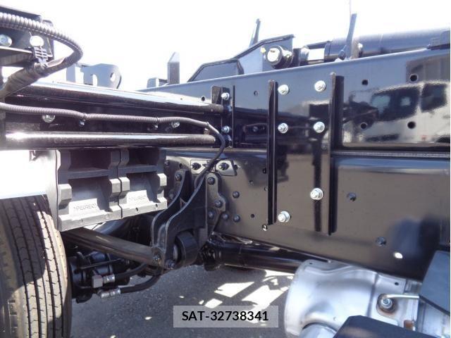 Mitsubishi FIGHTER 2026-03 7562110-10