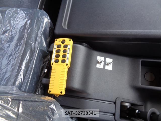 Mitsubishi FIGHTER 2026-03 7562110-14