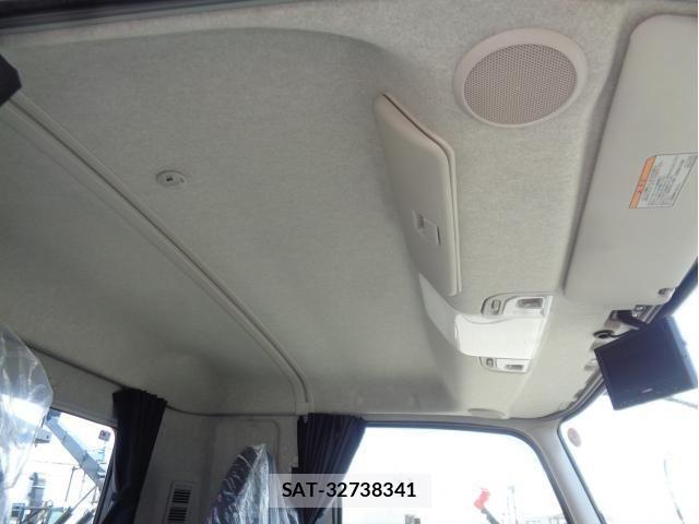 Mitsubishi FIGHTER 2026-03 7562110-16