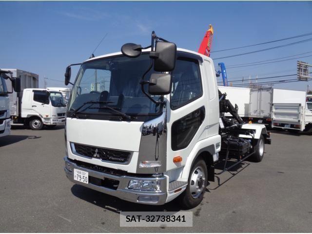 Mitsubishi FIGHTER 2026-03 7562110-1