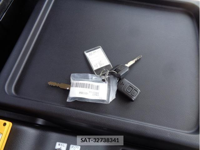 Mitsubishi FIGHTER 2026-03 7562110-19