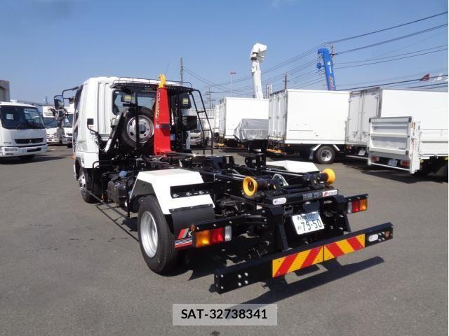 Mitsubishi FIGHTER 2026-03 7562110-3