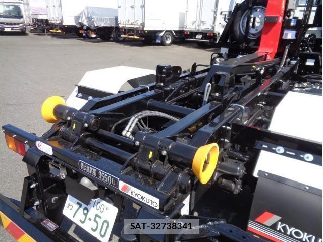 Mitsubishi FIGHTER 2026-03 7562110-5