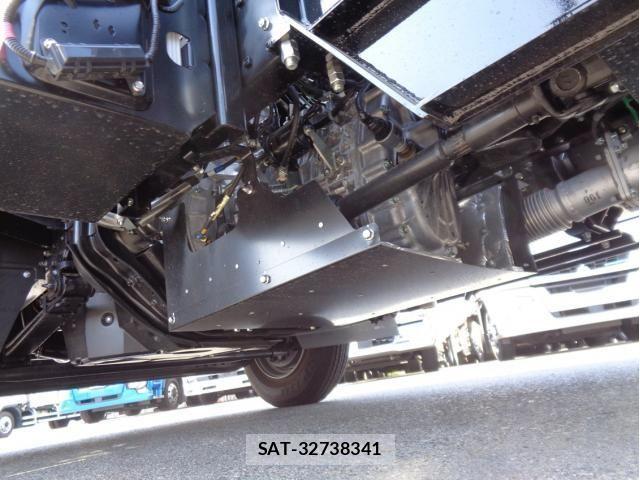 Mitsubishi FIGHTER 2026-03 7562110-8