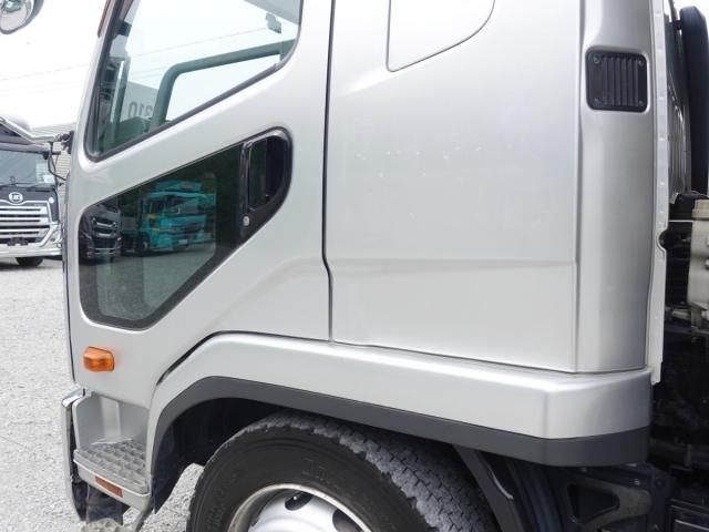 Mitsubishi FIGHTER 2015-05 7606850-12