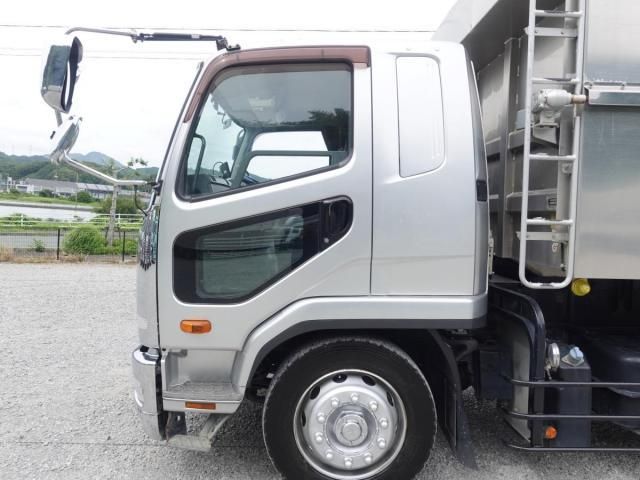 Mitsubishi FIGHTER 2015-05 7606850-13