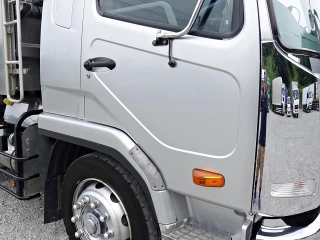 Mitsubishi FIGHTER 2015-05 7606850-3