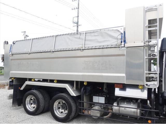 Mitsubishi FIGHTER 2015-05 7606850-6
