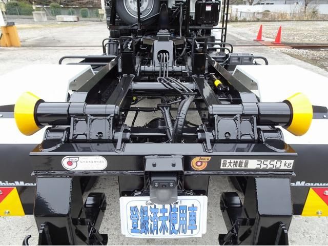Mitsubishi FIGHTER 2026-03 7606844-19