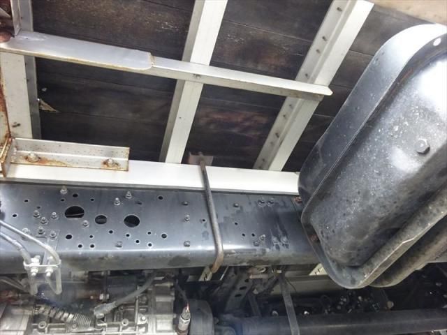 Mitsubishi FIGHTER 2012-05 7606859-4