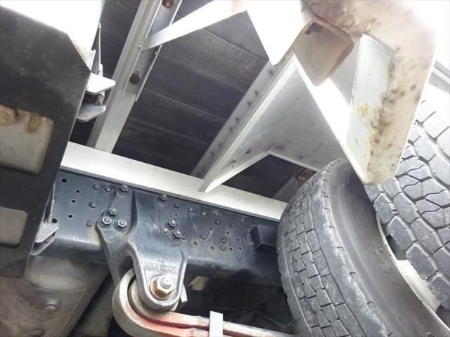 Mitsubishi FIGHTER 2012-05 7606859-5