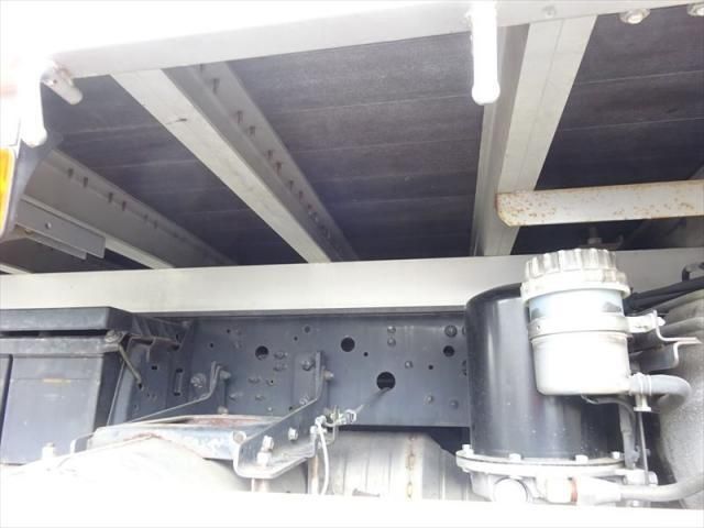 Mitsubishi FIGHTER 2012-05 7606859-7