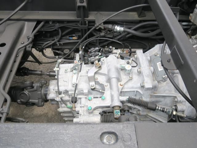 Mitsubishi FIGHTER 2025-10 7606828-13