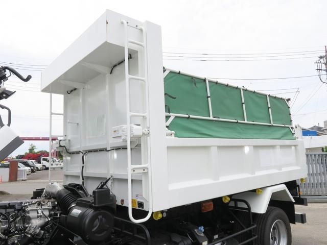 Mitsubishi FIGHTER 2025-10 7606828-16