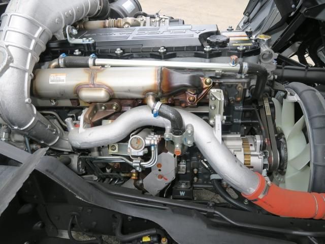 Mitsubishi FIGHTER 2025-10 7606828-24