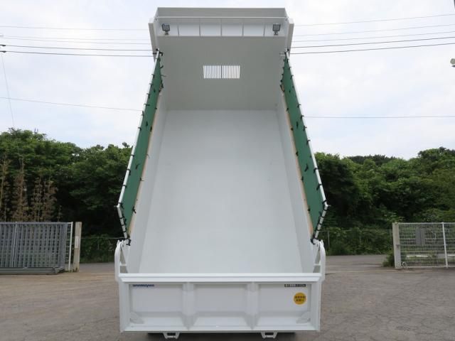 Mitsubishi FIGHTER 2025-10 7606828-7