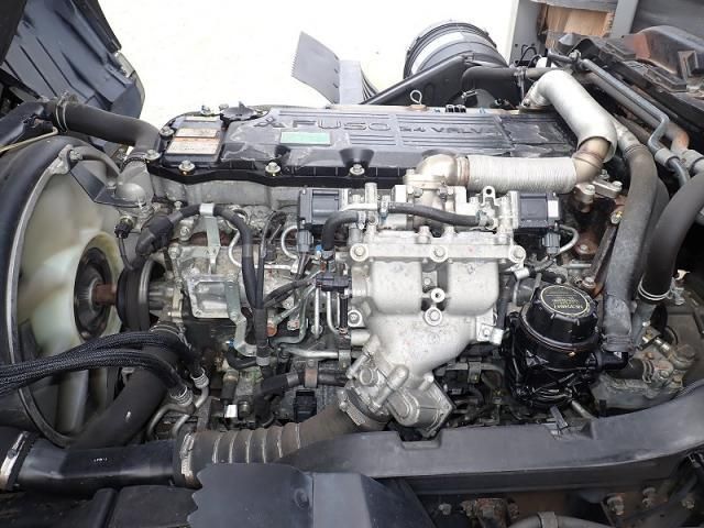 Mitsubishi FIGHTER 2011-12 7606858-22