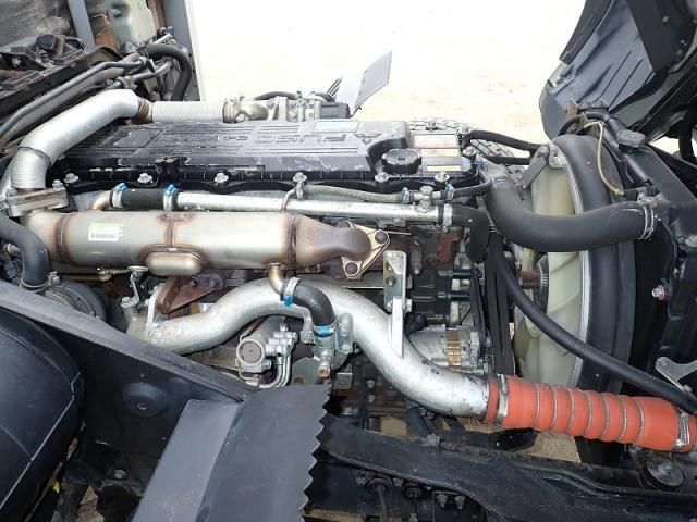 Mitsubishi FIGHTER 2011-12 7606858-23