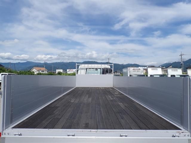 Mitsubishi FIGHTER 2025-05 7606837-6