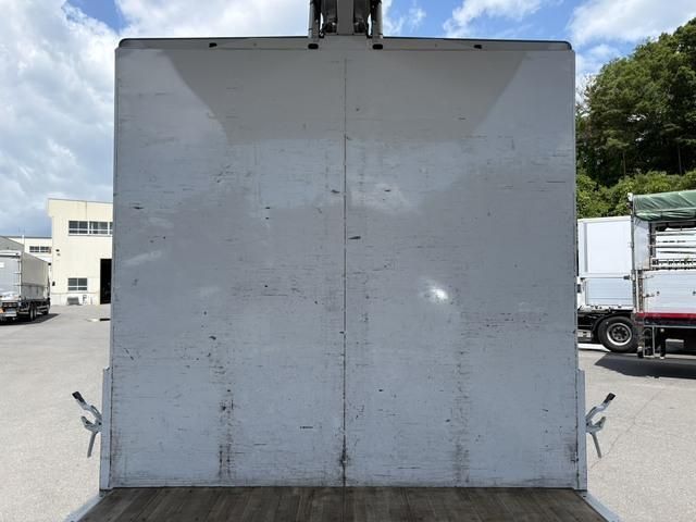 Mitsubishi FIGHTER 2019-07 7606846-28