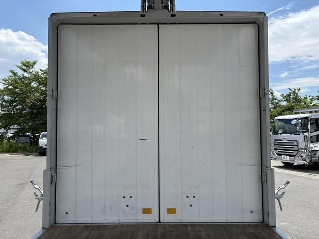 Mitsubishi FIGHTER 2019-07 7606846-29