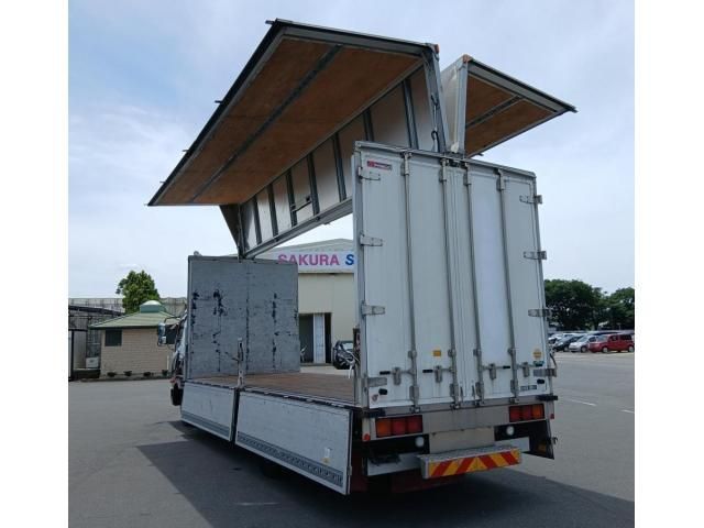 Mitsubishi FIGHTER 2018-06 7606849-7