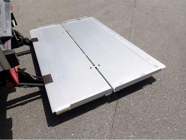 Mitsubishi FIGHTER 2026-02 7606832-10