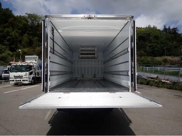 Mitsubishi FIGHTER 2026-02 7606832-6