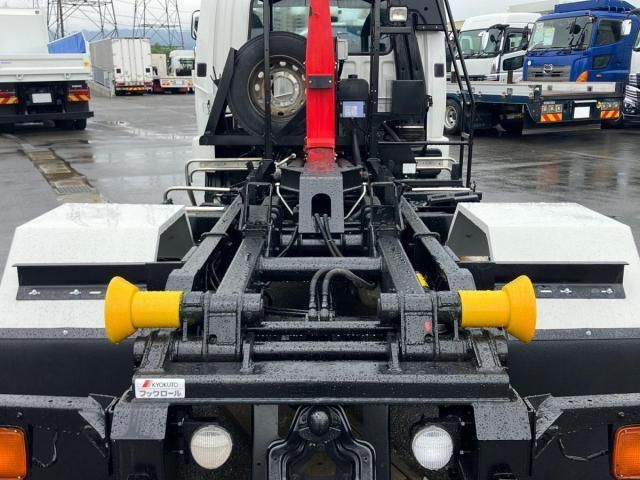 Mitsubishi FIGHTER 2021-06 7710217-7