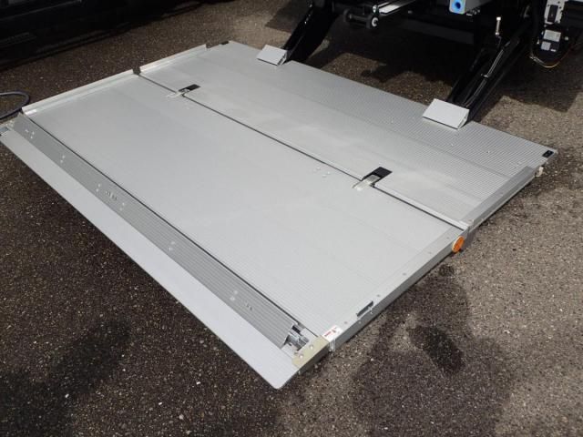 Mitsubishi FIGHTER 2025-12 7710175-10