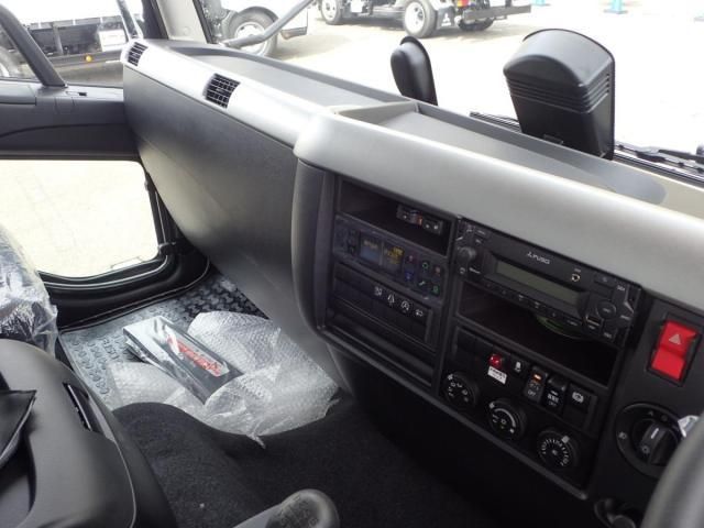 Mitsubishi FIGHTER 2025-12 7710175-21