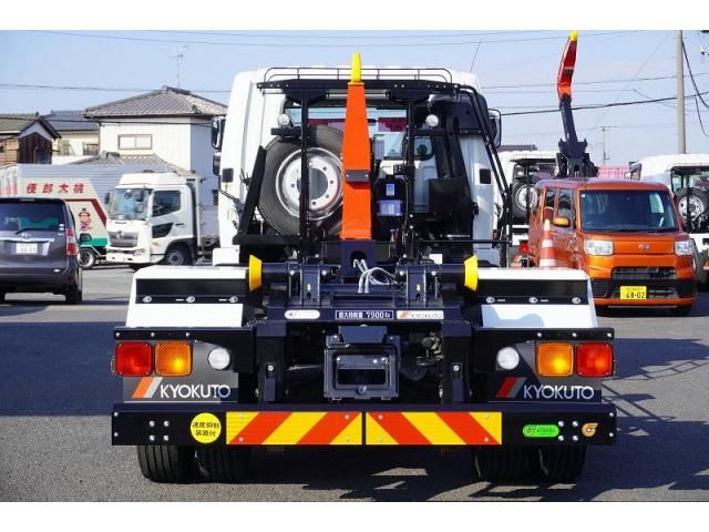 Mitsubishi FIGHTER 2024-10 7710144-3