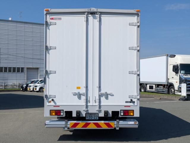 Mitsubishi FIGHTER 2025-12 7710169-6