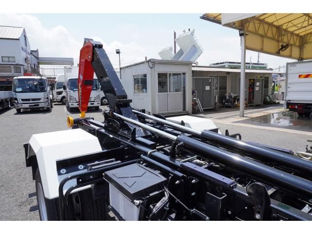 Mitsubishi FIGHTER 2025-11 7710205-24