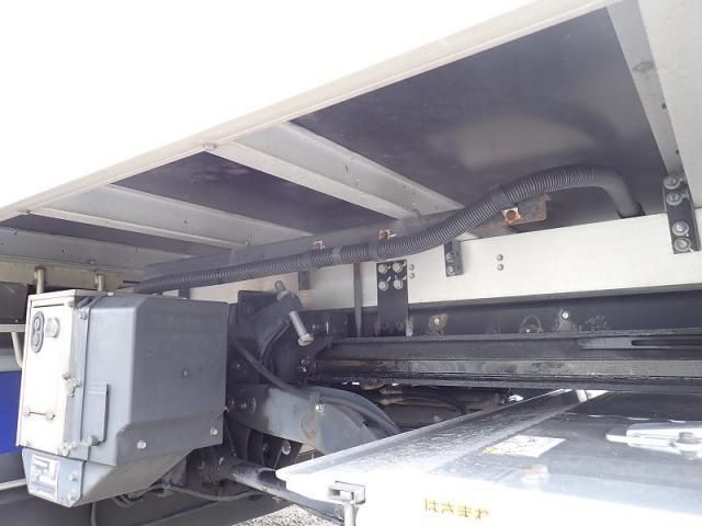 Mitsubishi FIGHTER 2021-02 7710216-18