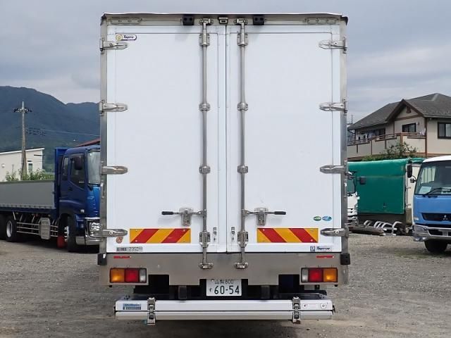 Mitsubishi FIGHTER 2021-02 7710216-5