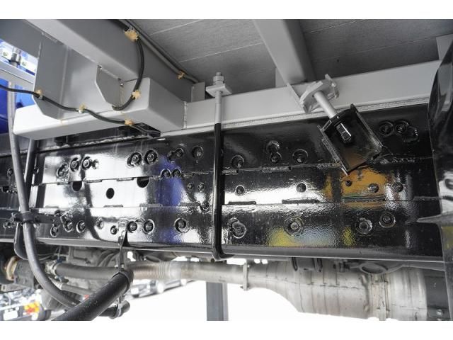 Mitsubishi FIGHTER 2024-09 7710138-12