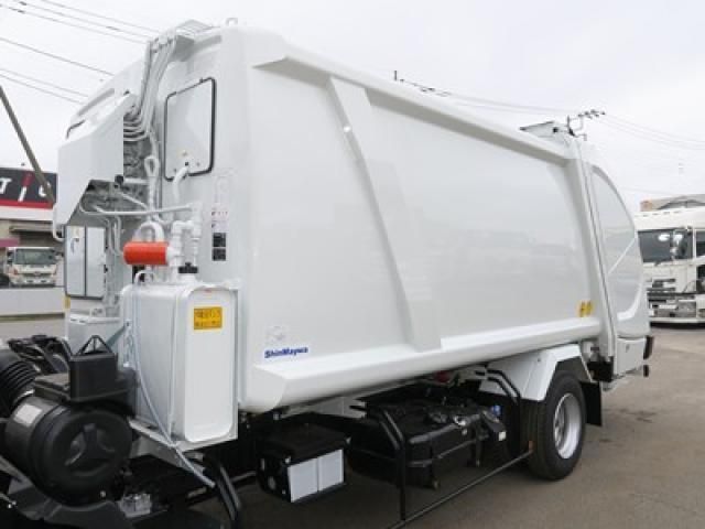 Mitsubishi FIGHTER 2026-02 7710148-15