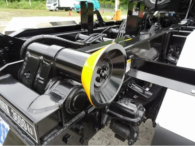 Mitsubishi FIGHTER 2026-02 7710184-21