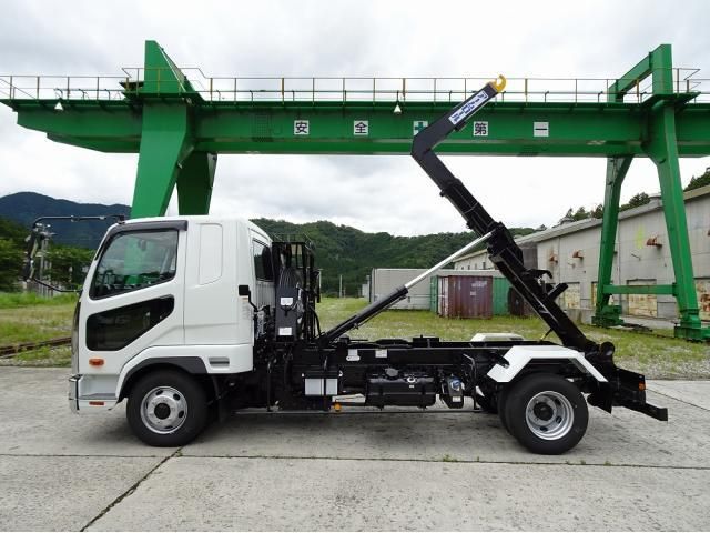 Mitsubishi FIGHTER 2026-02 7710184-4