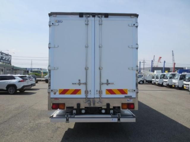 Mitsubishi FIGHTER 2022-10 7710194-6