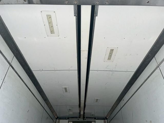 Mitsubishi FIGHTER 2016-12 7710230-10